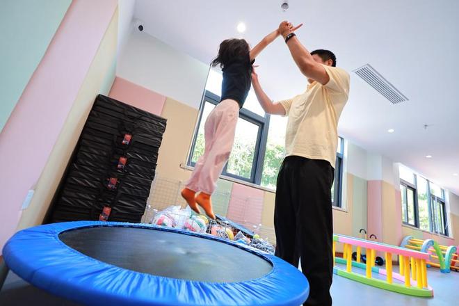 二十年看见星星的光芒开元棋牌新民特稿｜(图2)